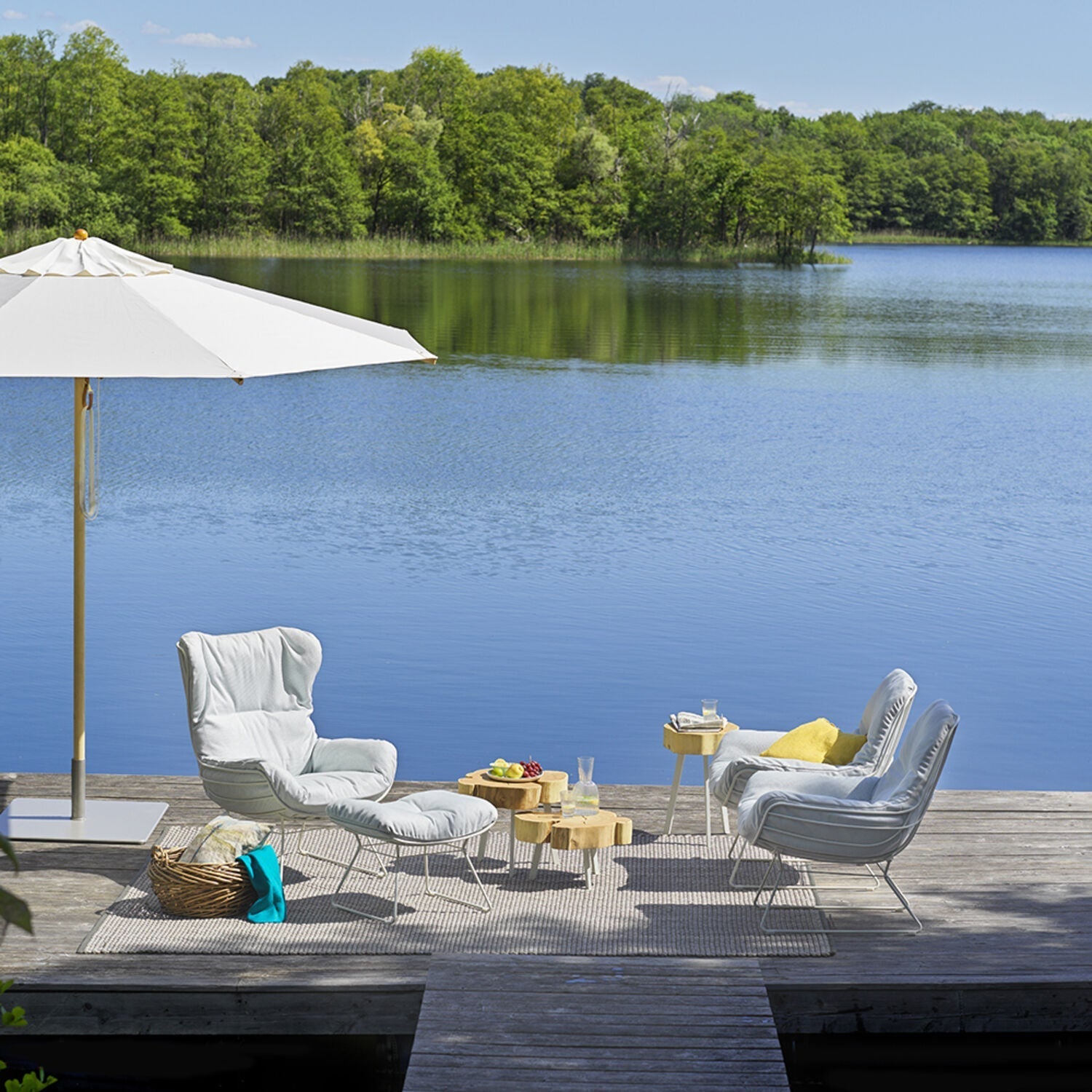 freifrau | leyasol outdoor ottoman | lopi beldi + grey white frame