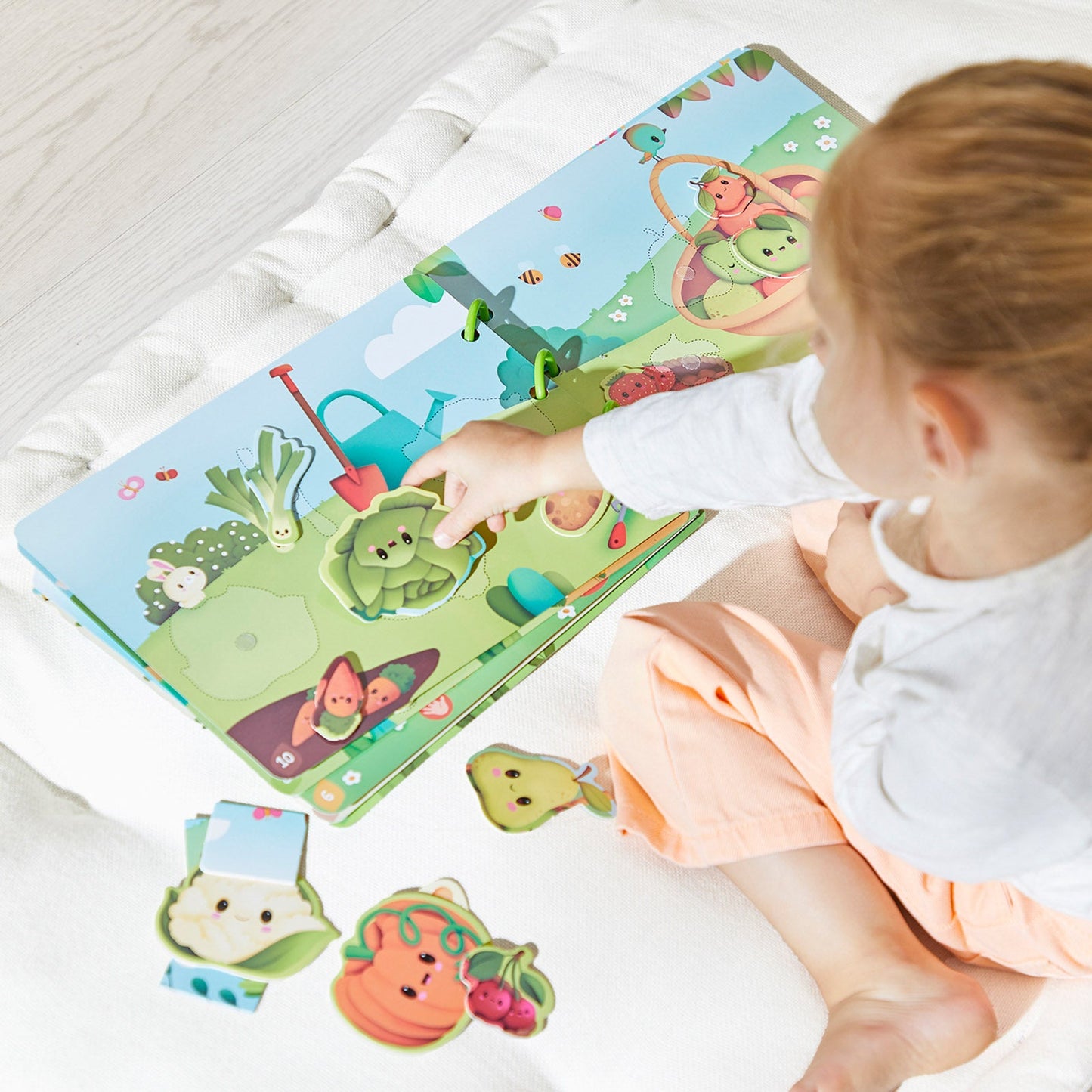 Janod Busy Book - Farm