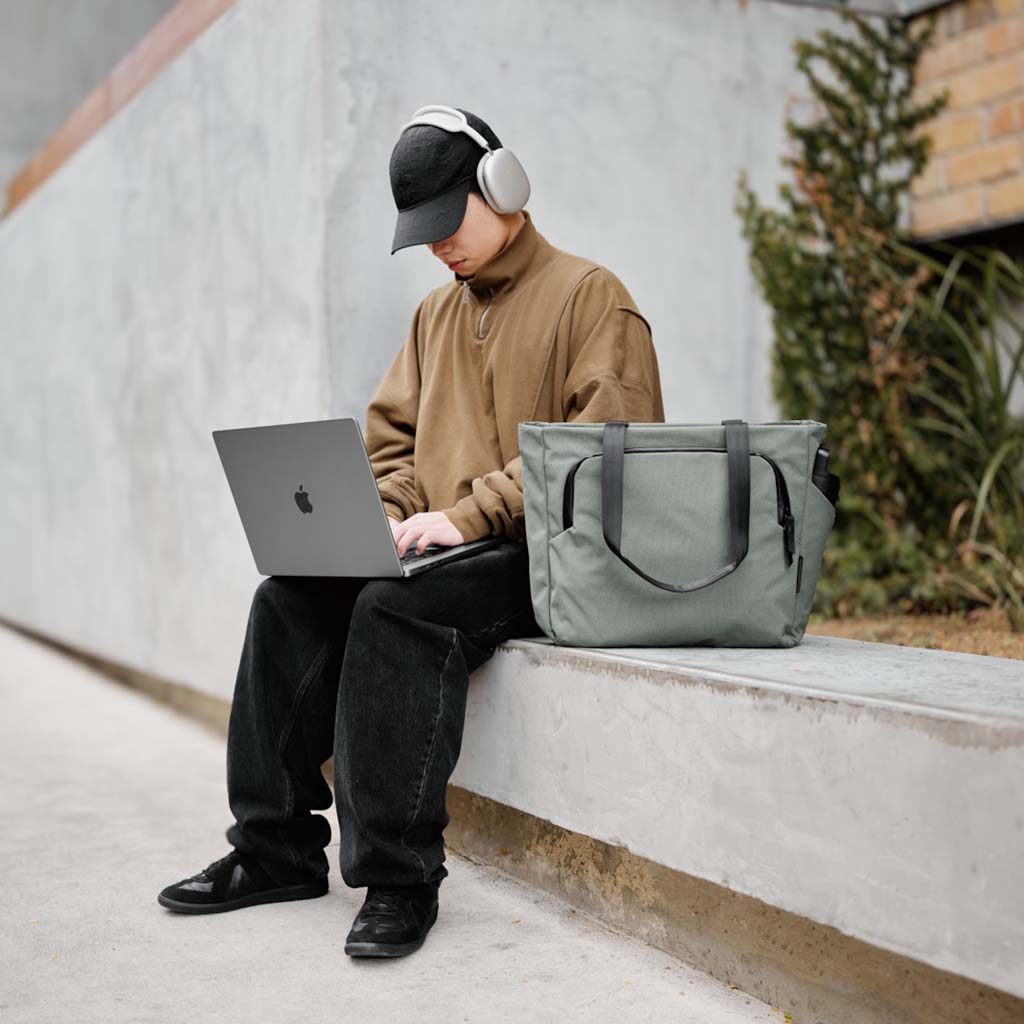 Bravo Tote V1
