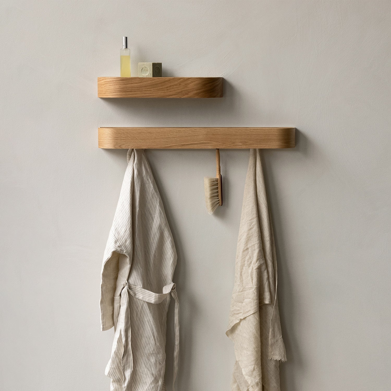 audo copenhagen (menu) | epoch shelf 79cm | natural oak