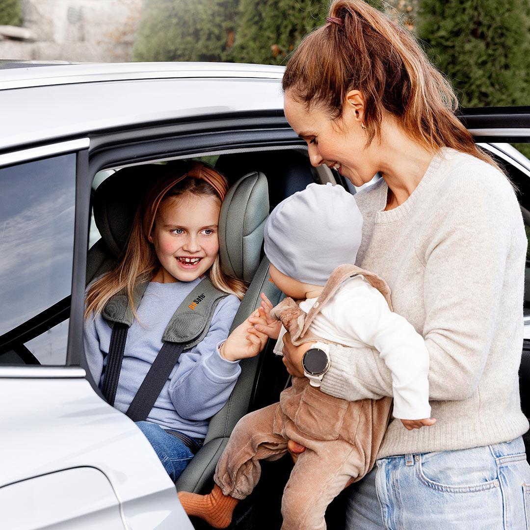 BeSafe Stretch 2 Car Seat - Fresh Black Cab