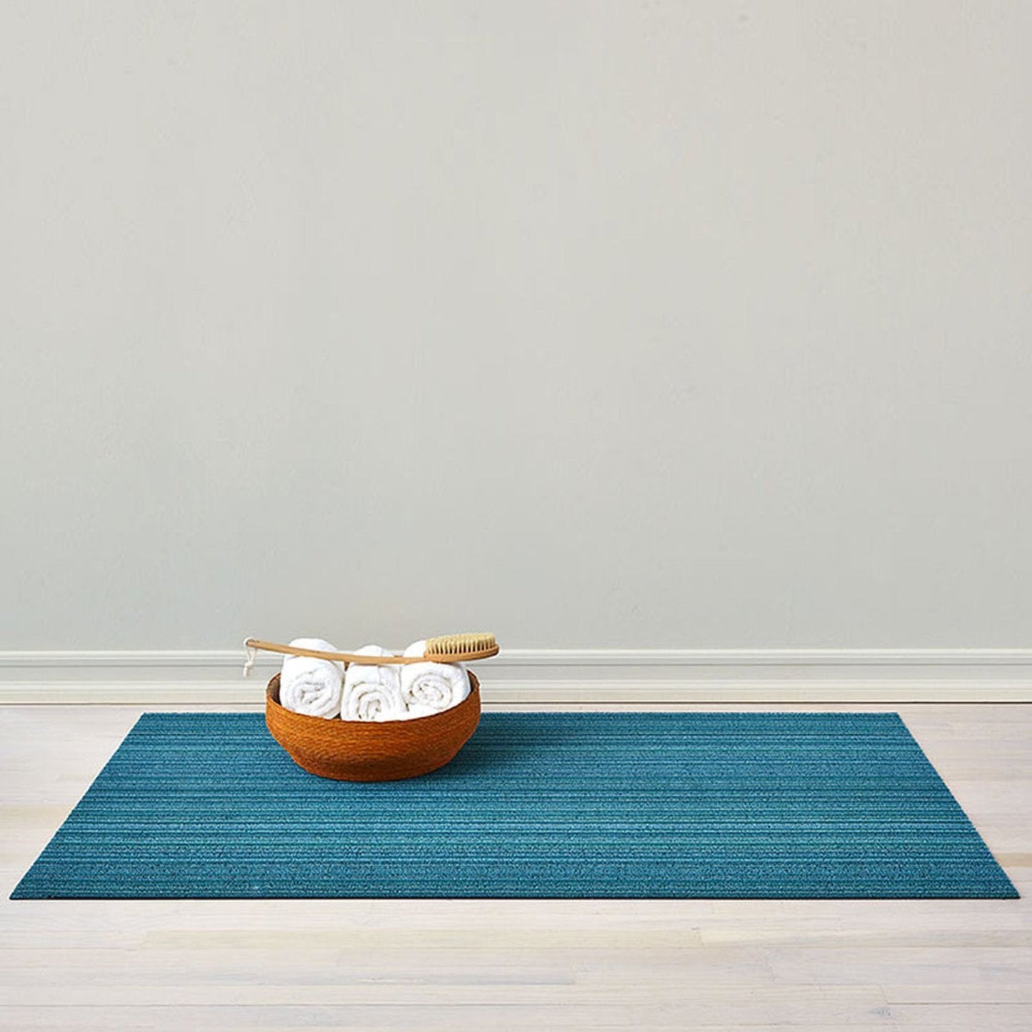 chilewich | big mat 91x152cm (36x60") | skinny stripe turquoise