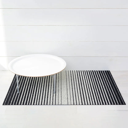 chilewich | large doormat 61x91cm (24x36") | domino black + white - DC