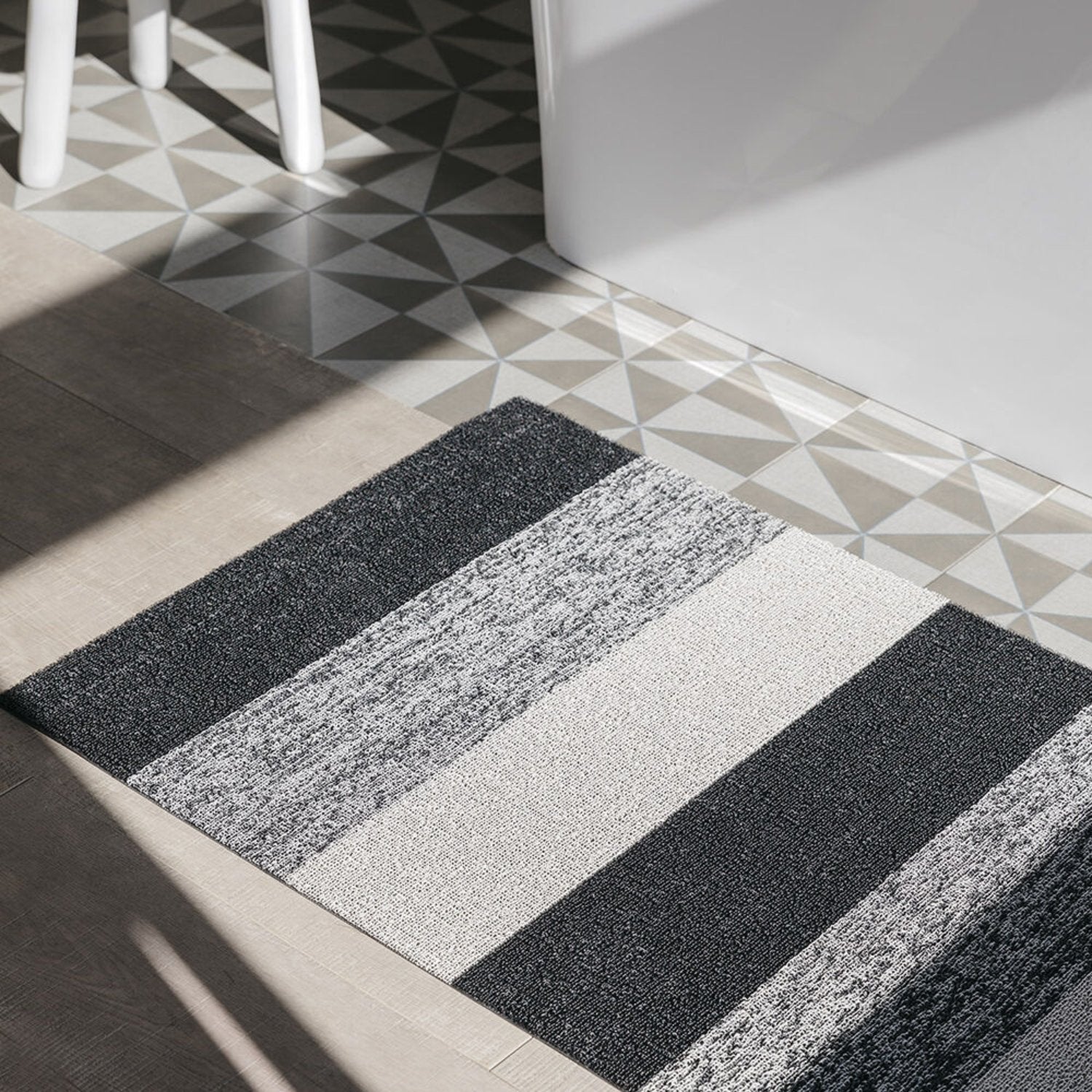 chilewich | runner mat 61x183cm (24x72") | marbled stripe salt + pepper