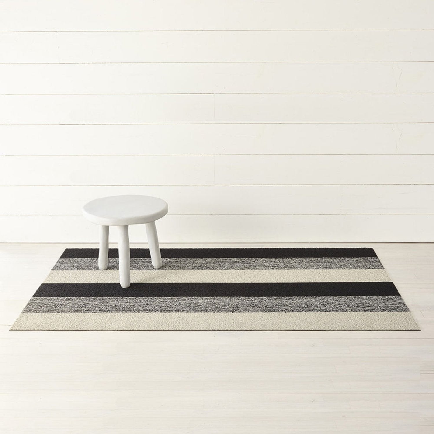 chilewich | big mat 91x152cm (36x60") | marbled stripe salt + pepper