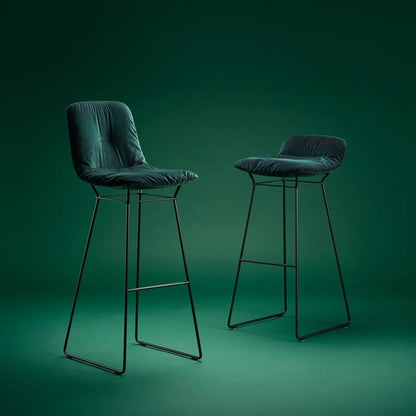 freifrau | leya barstool low 82cm | wire frame deep black| sahara ebony 60009