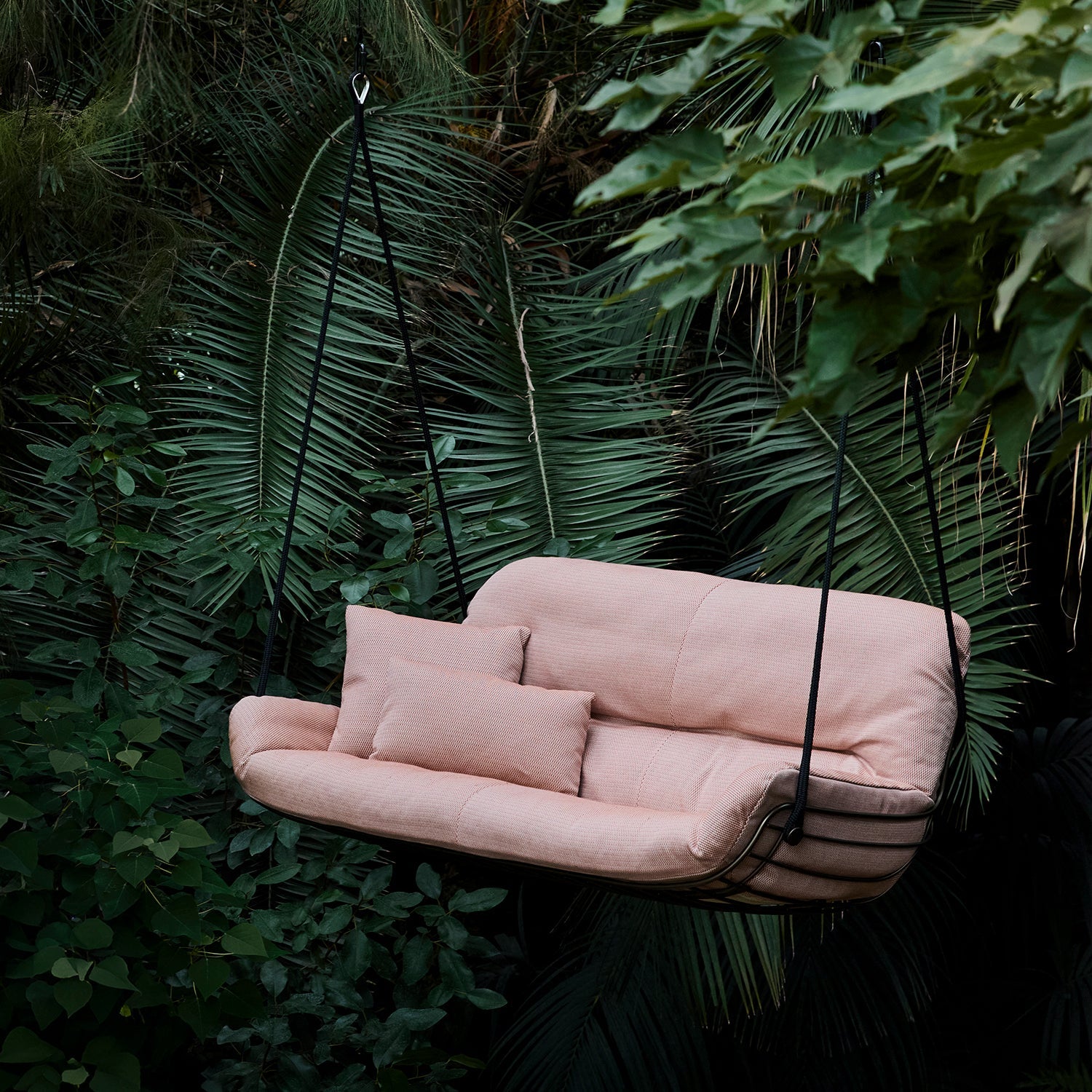 freifrau | leyasol outdoor lounge couch double swing seat | lopi beldi