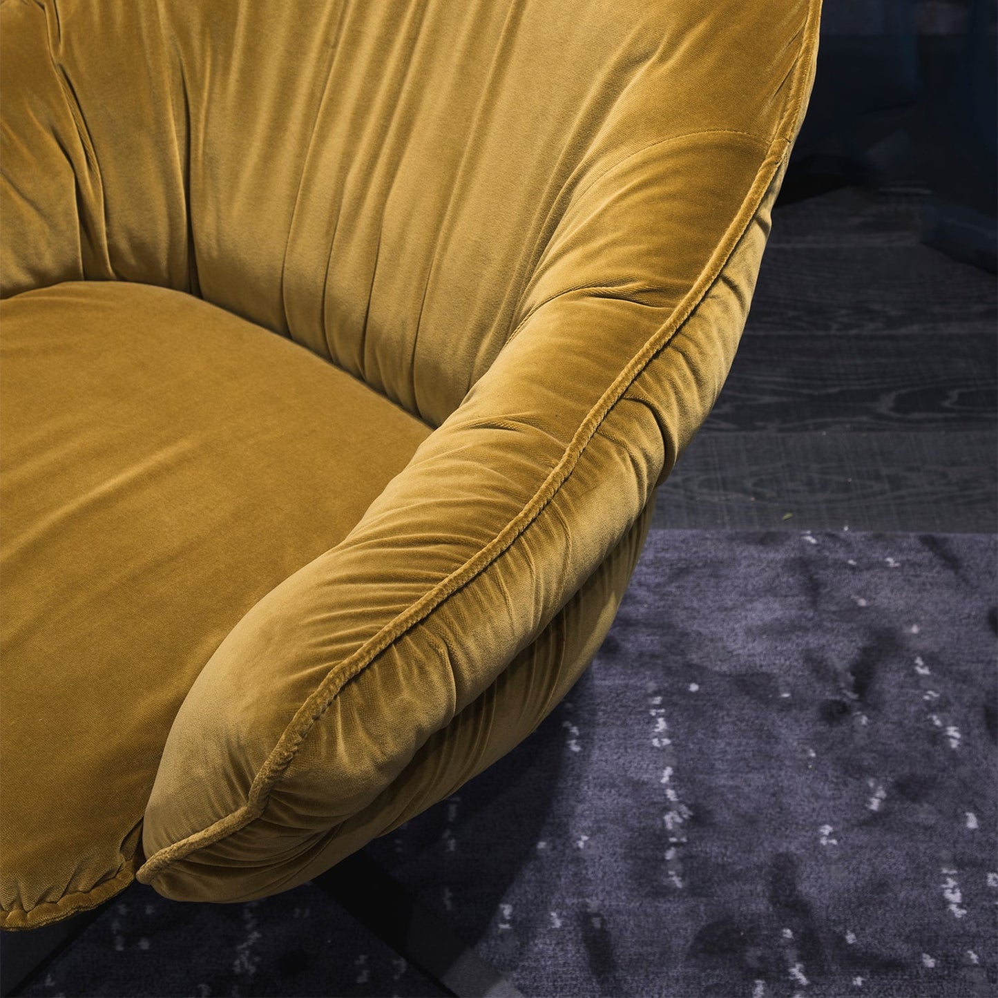 freifrau | marie lounge chair | x-base with rocker + tilting mechanism | adora jade leather + bronze frame