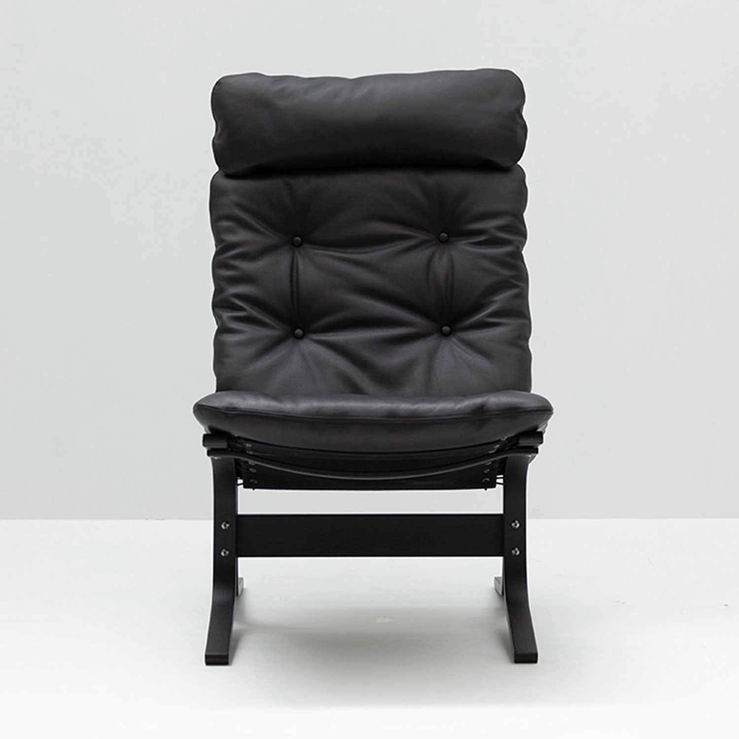 hjelle | siesta classic 300 chair | high back | black oak + hemsen HA19 leather