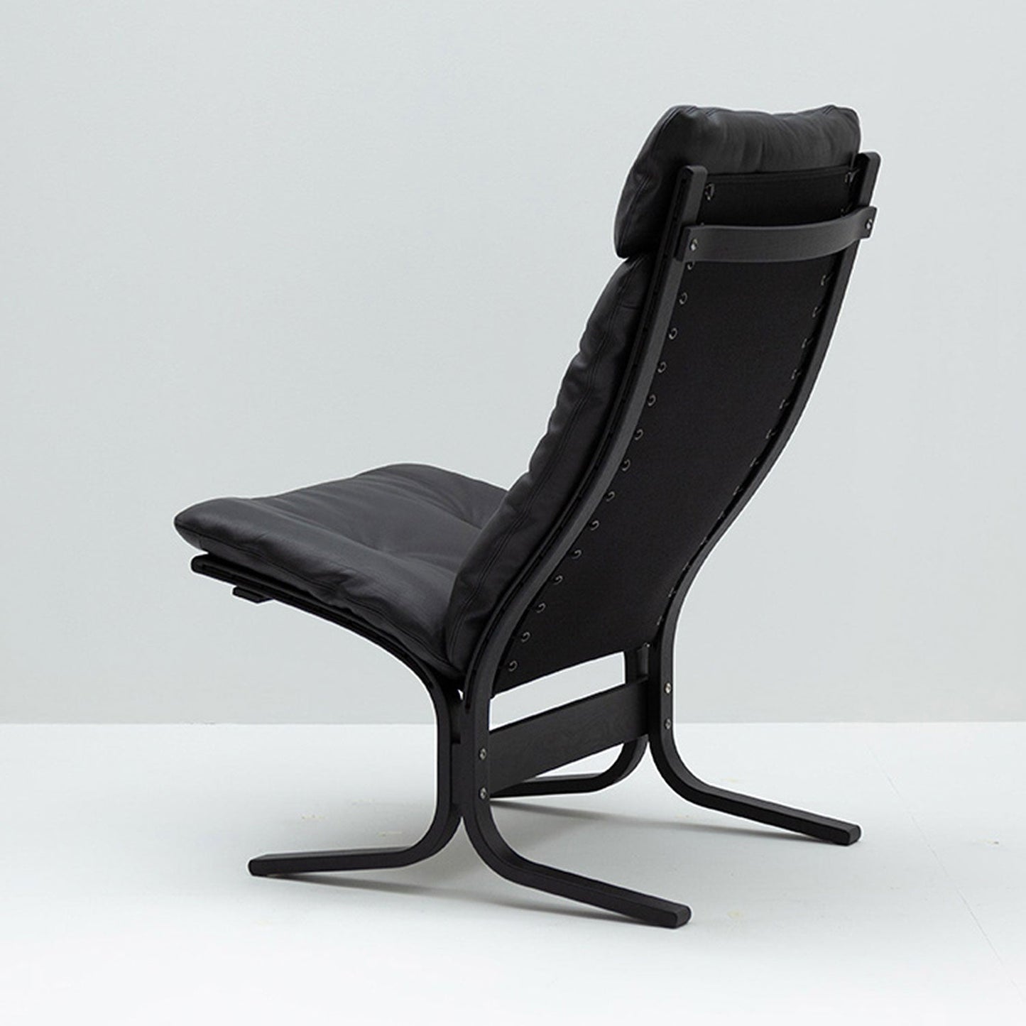 hjelle | siesta classic 300 chair | high back | black oak + hemsen HA19 leather