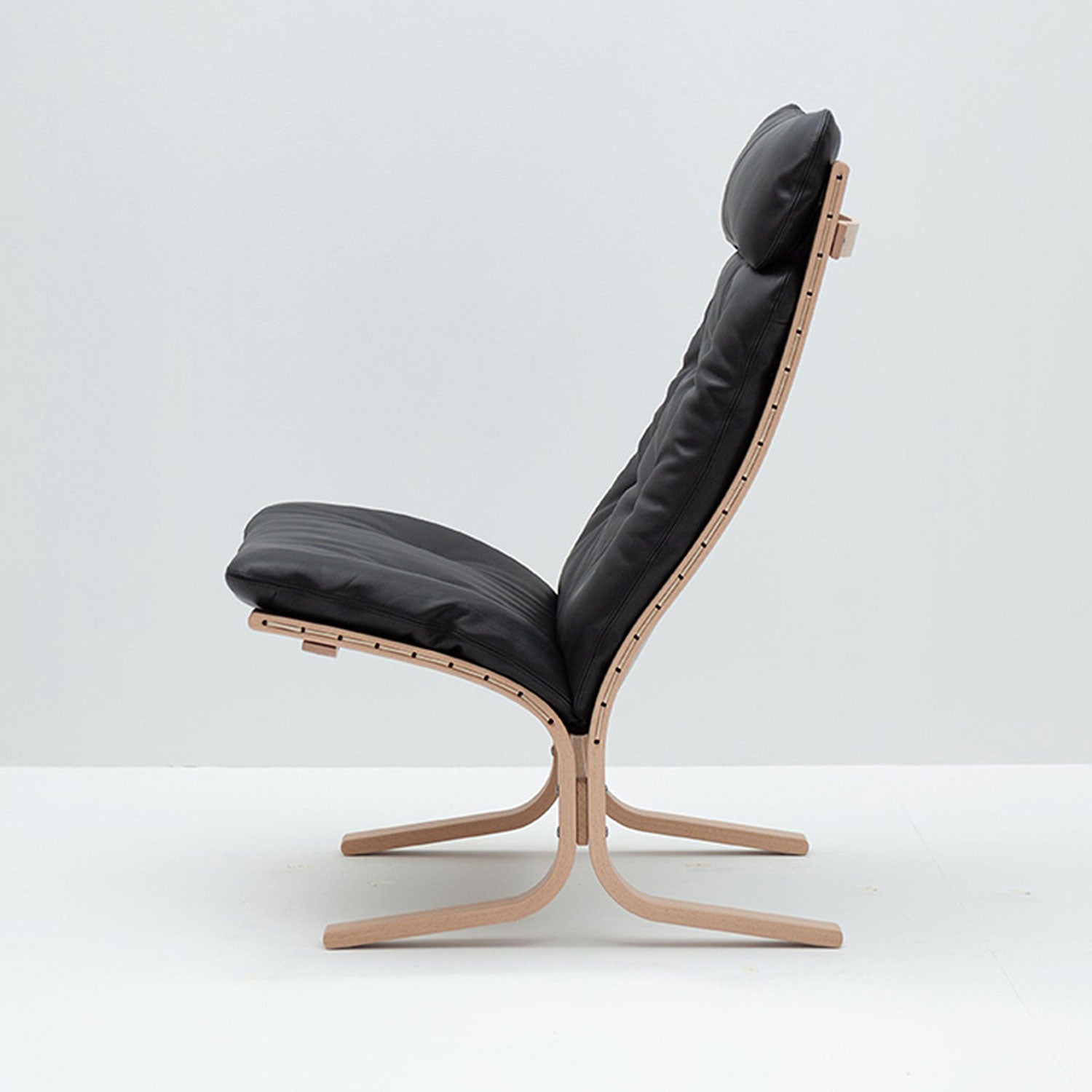 hjelle | siesta classic 300 chair | high back | oak + hemsen HA19 leather