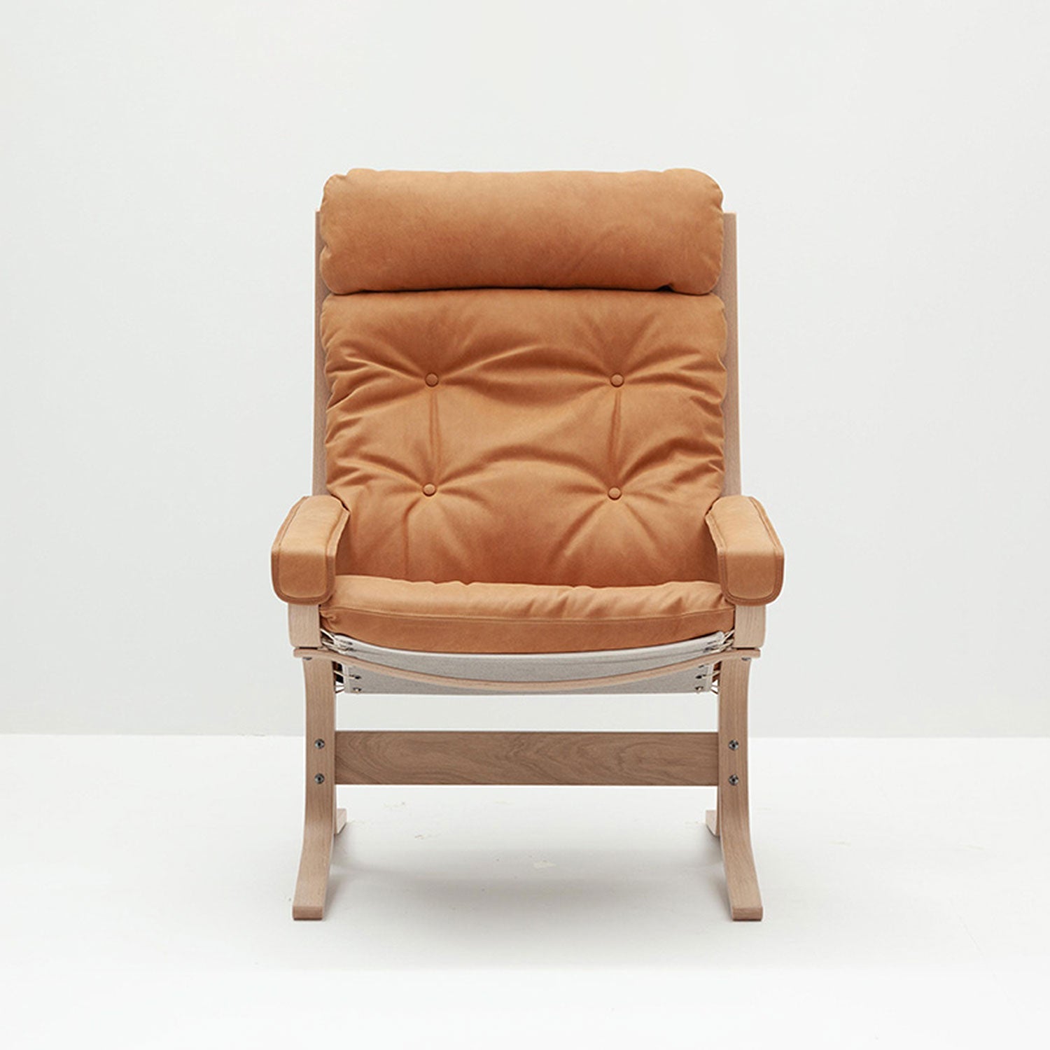 hjelle | siesta classic 301 chair | high back with arms | oak + vintage 413 leather
