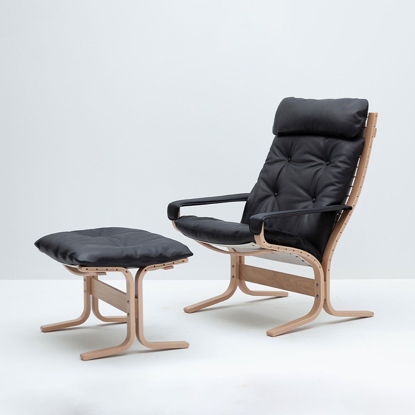 hjelle | siesta classic 304 footstool | oak + hemsen HA19 leather