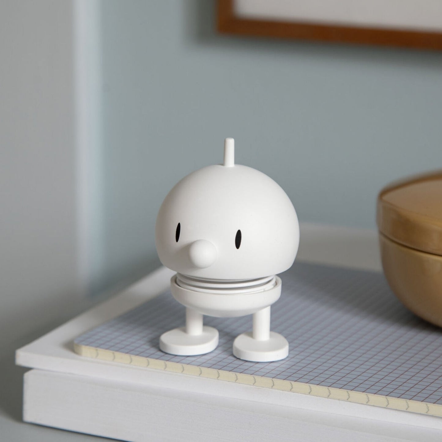 hoptimist | soft bumble | white small