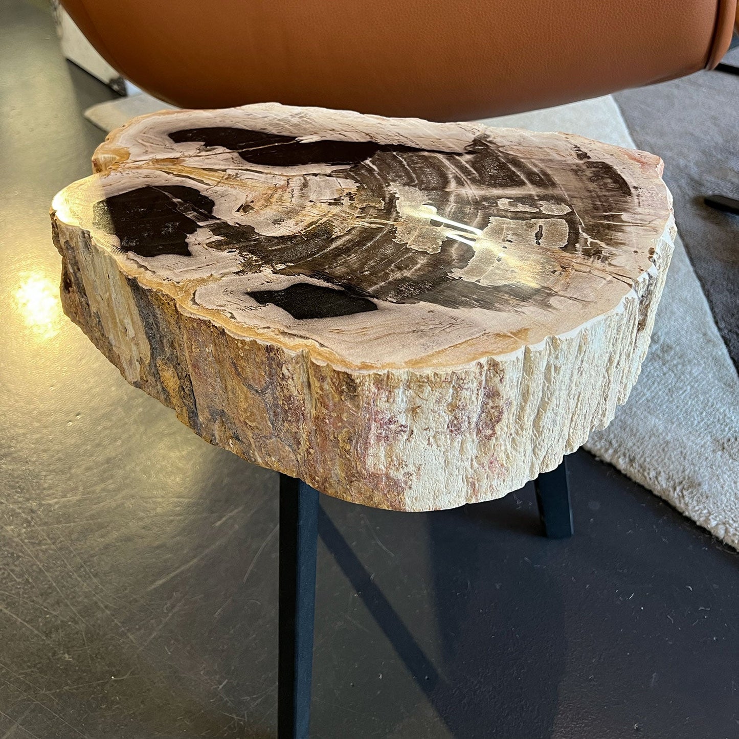 janua | bc 05 stomp stone table | 40cm | beige black 13