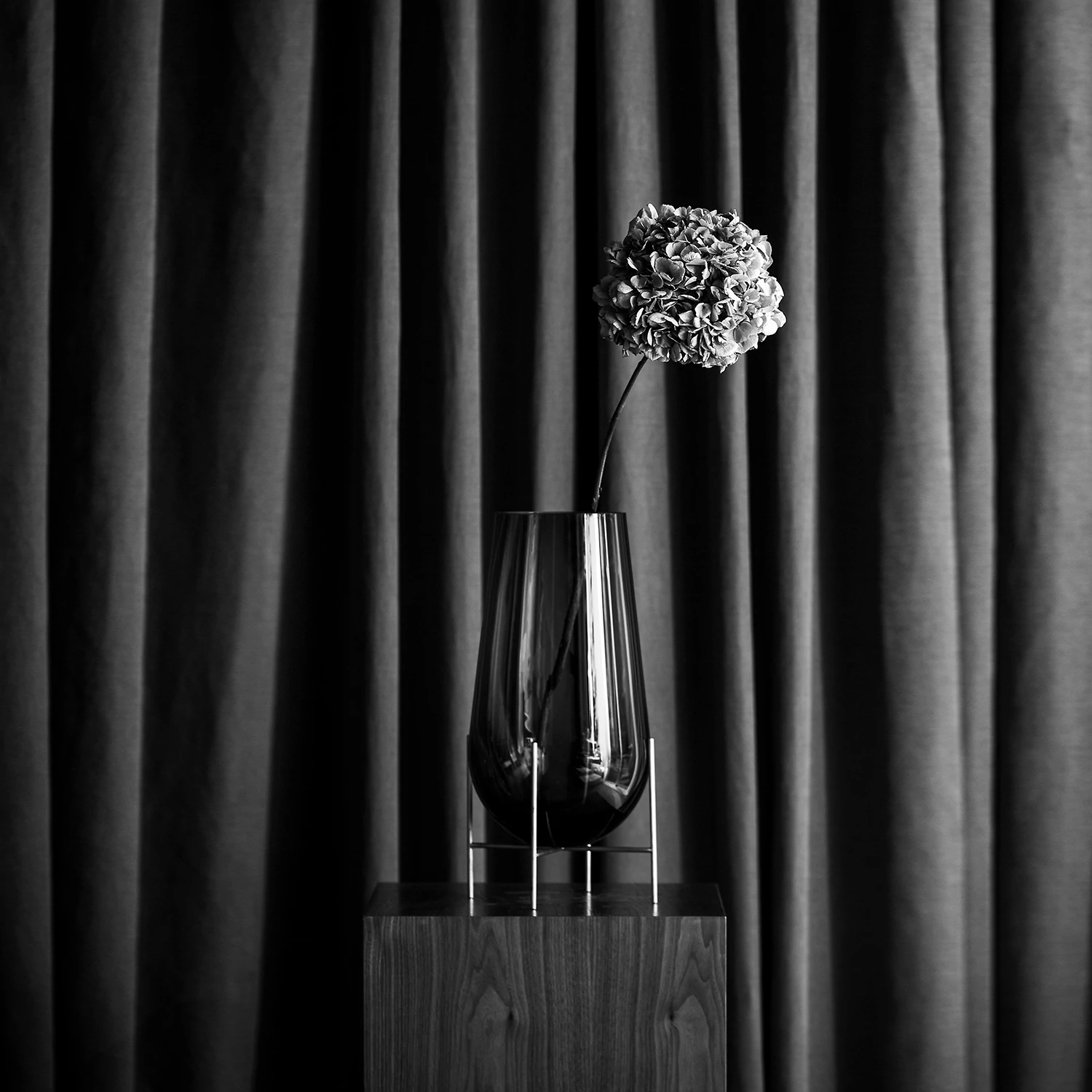 audo copenhagen (menu) | echasse vase | smoke medium