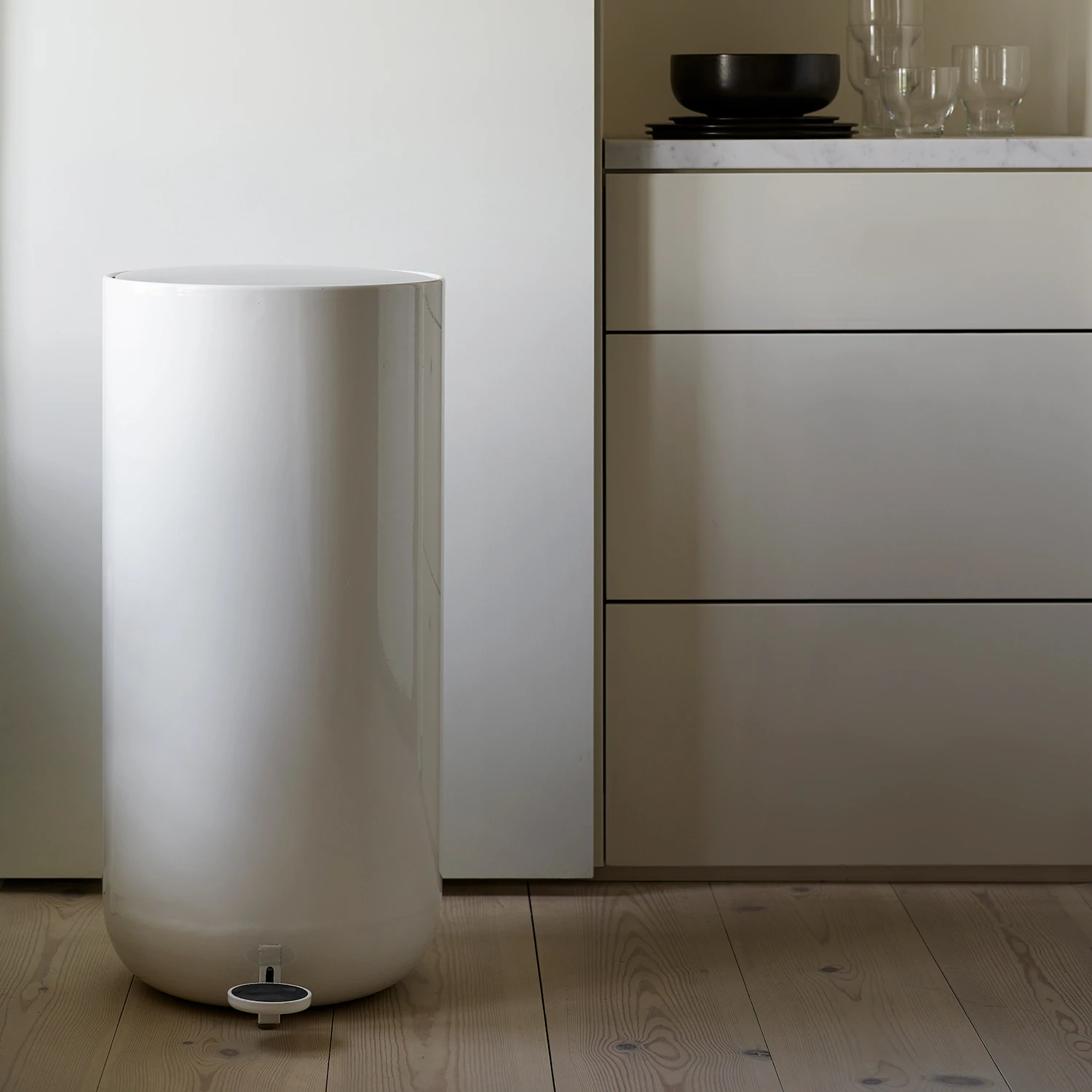 audo copenhagen (menu) | norm pedal bin 20 litre | gloss white - DC