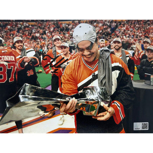 Tehoka Nanticoke Signed Looking at NLL Trophy 8x10 Photo Signed Lacrosse Photo TSE Buffalo